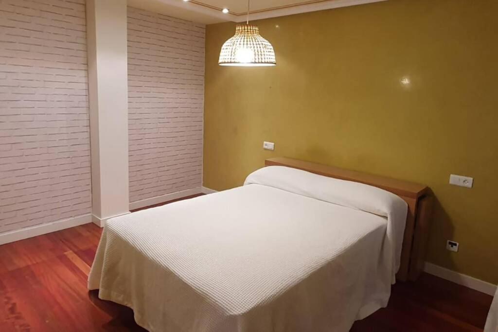 Centrico Apto Cangas De Onis, Cerca Puente Romano Appartement Buitenkant foto